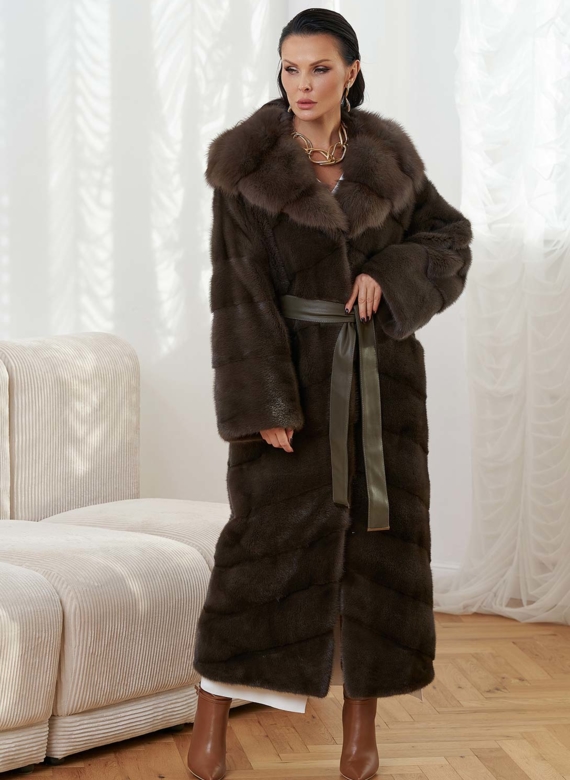 Норковая шуба с отделкой из меха куницы