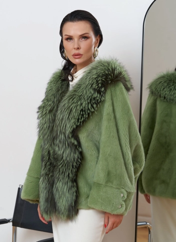 Короткая шуба из норки с мехом из чернобурки