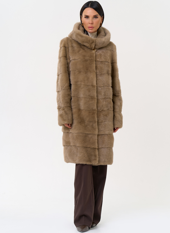 Шуба из норки бежевого цвета