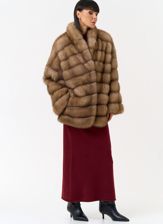 Женская шуба из куницы с воротником