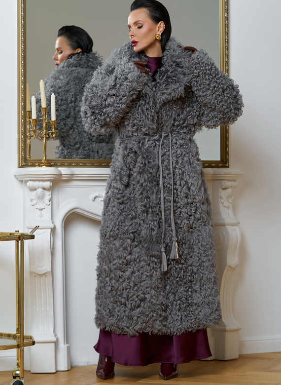 Женская двухсторонняя дубленка с английским воротником