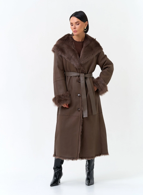 Женская дубленка из натурального меха фото