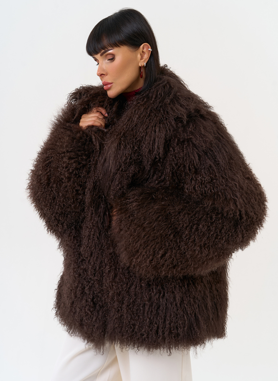 Женская шуба из меха ламы