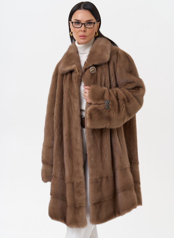 Шуба бежевого цвета из норки