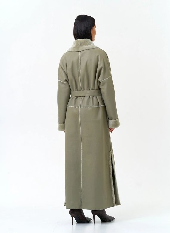 Женская дубленка зеленого цвета фото