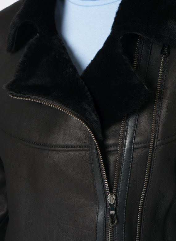 Удлиненная дубленка из овчины черного цвета