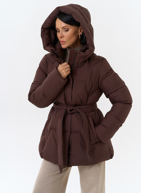 Женский пуховик с поясом