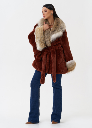 Шуба из кролика с отделкой из меха койота