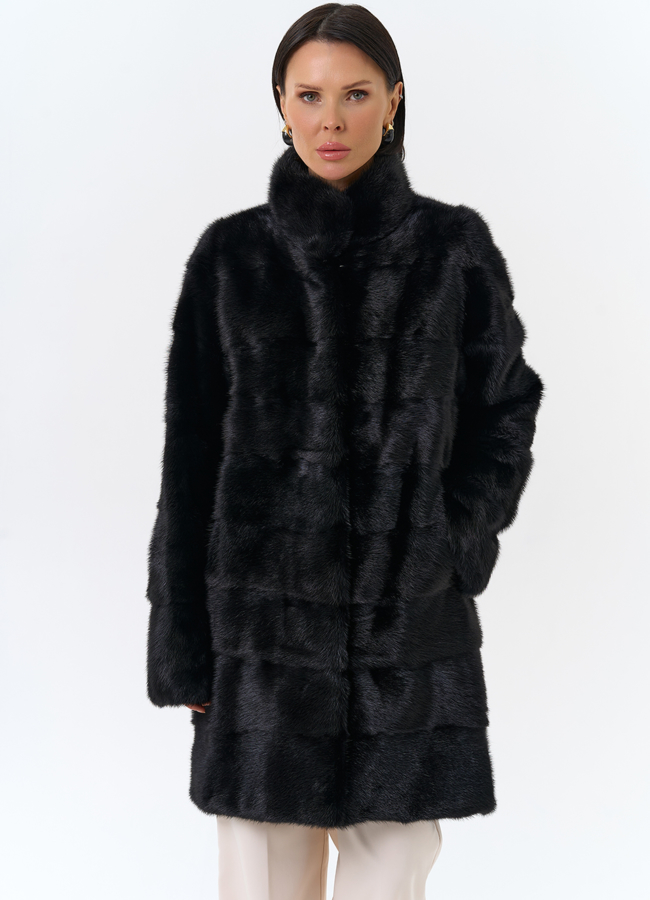 Норковая шуба с воротником стойка черного цвета  модель № 24730 меха малина