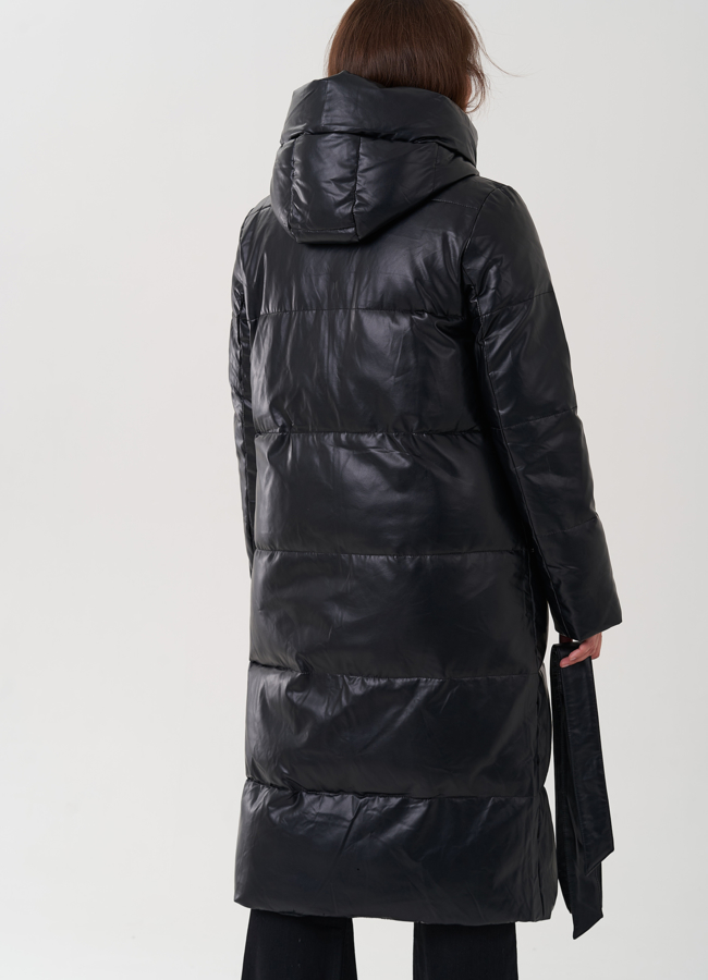 Женский пуховик из эко кожи с капюшоном модель № 24865 в кредит